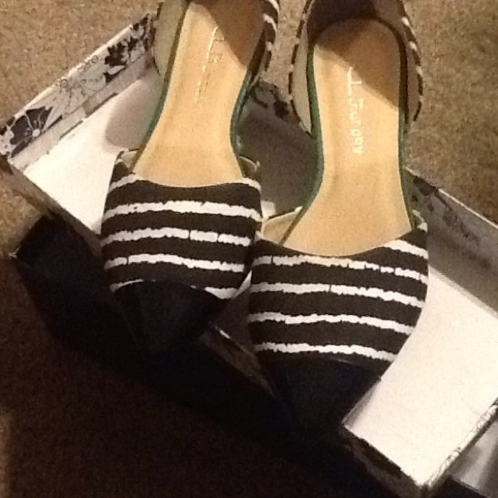 Shoes - Picture 4 of 5